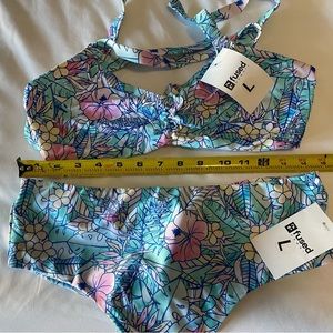 Fused Hawaii Vintage Paradise K top and Kona bottom. First pic is actual suit